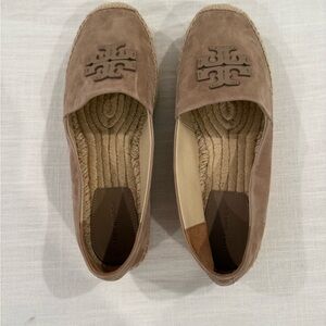 Tory Burch Tan Suede Espadrilles Flats Logo Size 10 NWT
